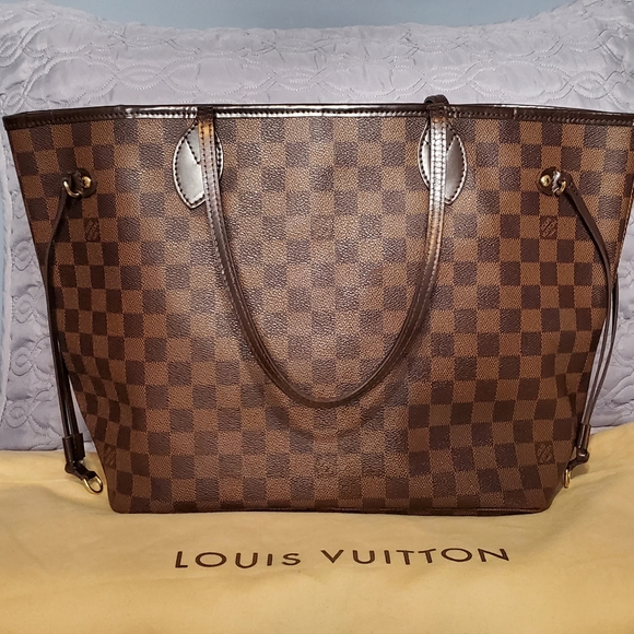 Louis Vuitton Handbags - Louis Vuitton Neverfull MM